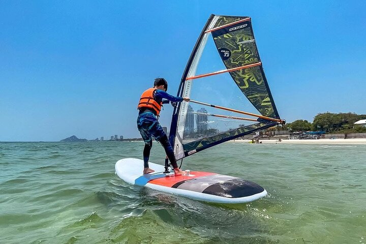 1 Hour Windsurf and SUP Surf Experience in Hua Hin
