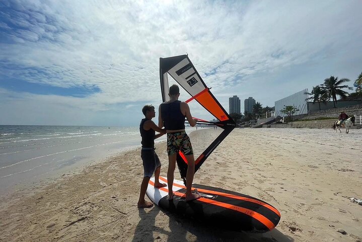 1 Hour Windsurf and SUP Surf Experience in Hua Hin