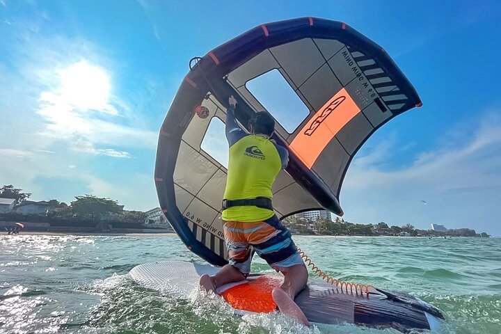 1 Hour Windsurf and SUP Surf Experience in Hua Hin