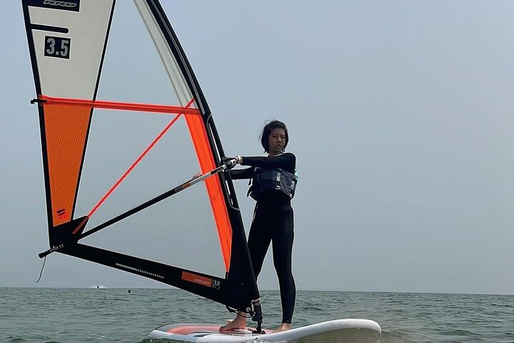 1 Hour Windsurf and SUP Surf Experience in Hua Hin