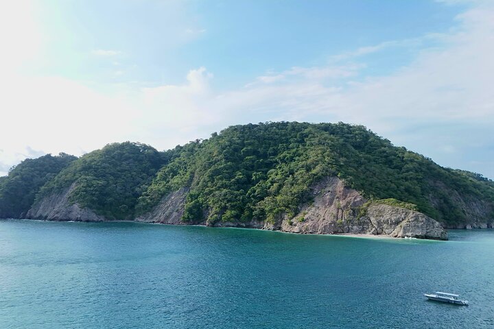 Isla Tortuga Premium: snorkeling, Monkeys & Private Beach Spot