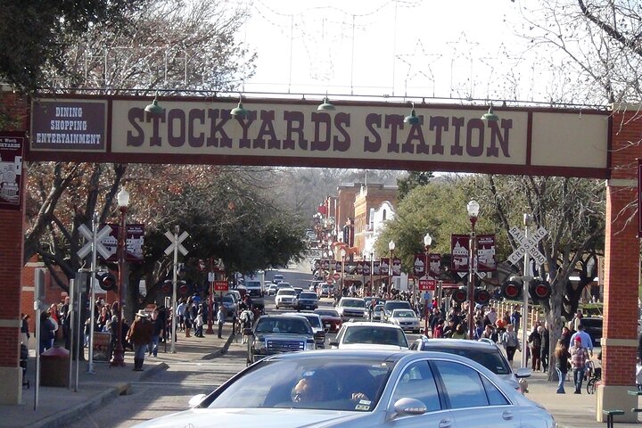Fort Worth Heritage & Landmarks 70 Min & 3 Hours Van Tour