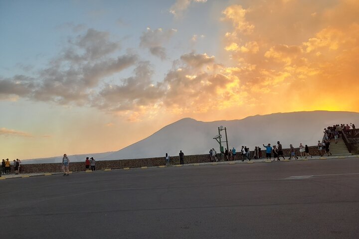 Explore 3 Volcanoes in One Day "Mombacho+Apoyo+Masaya"