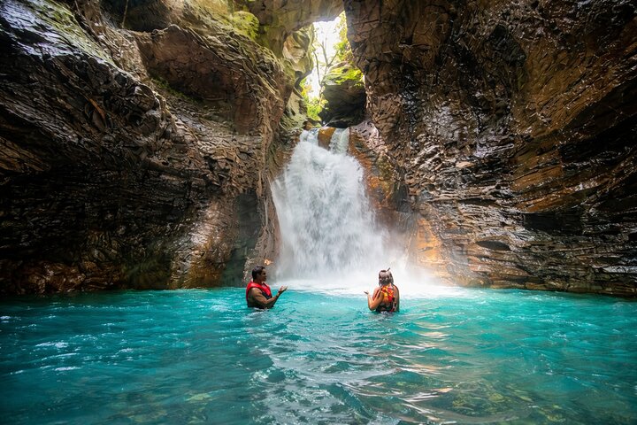 La Leona Waterfall Adventure Hike & Hidden Cave Experience