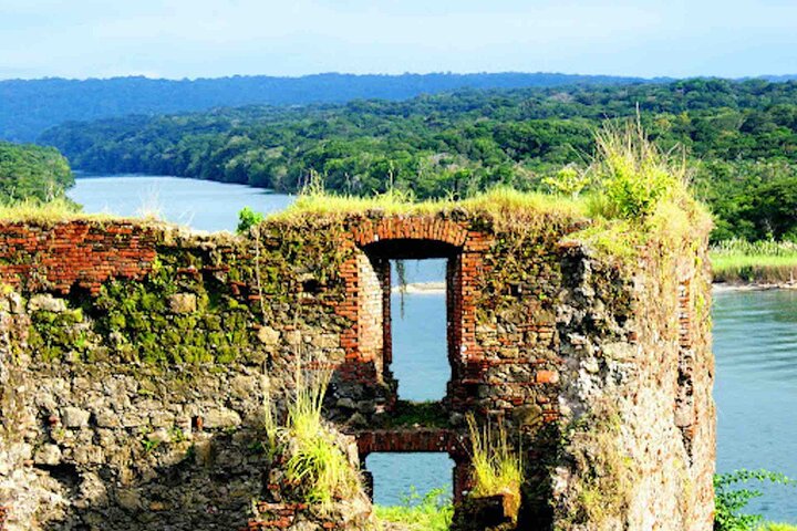 Panama Canal and Fort San Lorenzo Tour from Colón