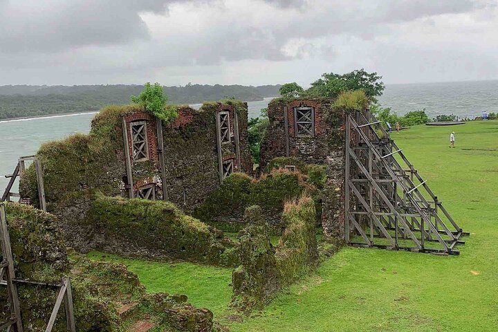 Panama Canal and Fort San Lorenzo Tour from Colón