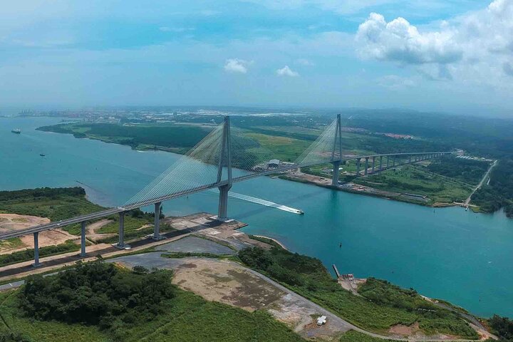 Panama Canal and Fort San Lorenzo Tour from Colón