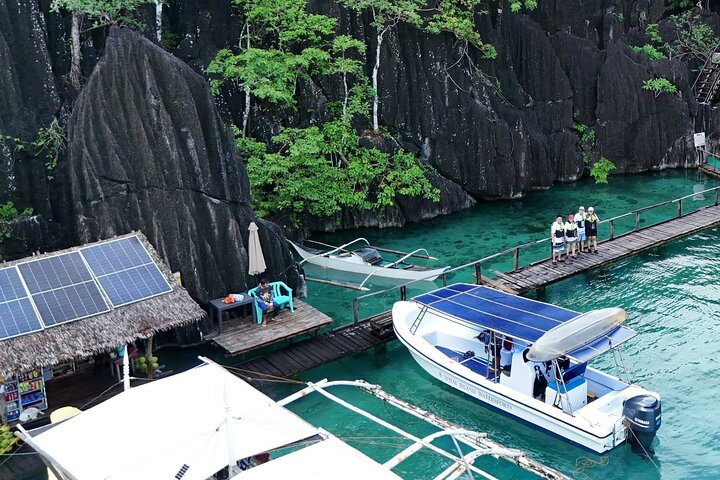 Coron Island Hopping Tour: via Private Speedboat