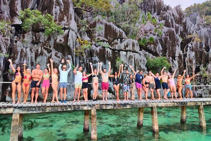 Coron Ultimate Tour: 7 Destinations with Lunch and Transfer
