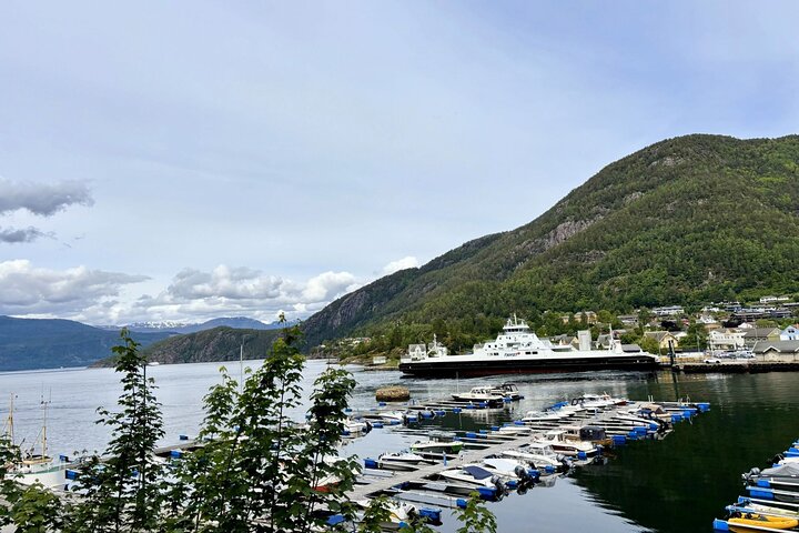 Bergen: Bondhus Glacier Lake & National Park w/Lunch in Rosendal