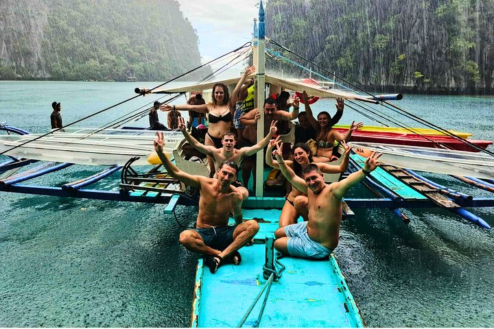 Coron Ultimate Tour: 7 Destinations with Lunch and Transfer