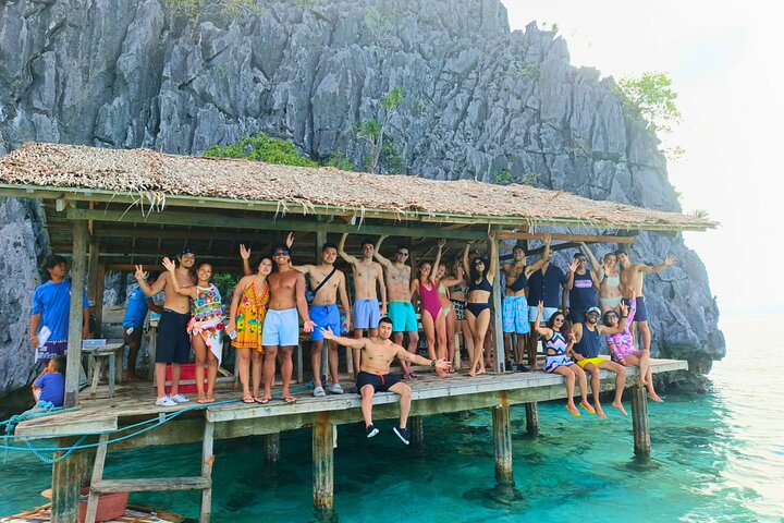 Coron Ultimate Tour: 7 Destinations with Lunch and Transfer