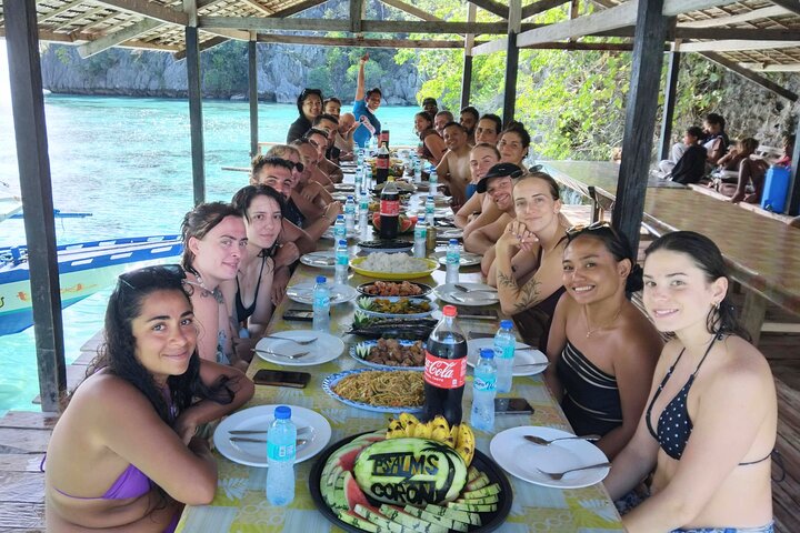 Coron Ultimate Tour: 7 Destinations with Lunch and Transfer