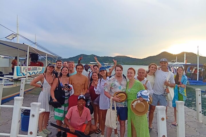 Coron Ultimate Tour: 7 Destinations with Lunch and Transfer