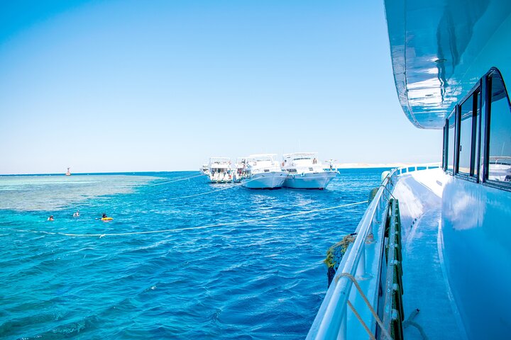 Sharm El Sheikh: White Island & Ras Mohammed Cruise with Lunch