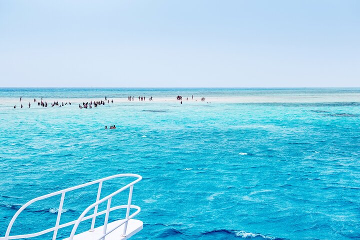 Sharm El Sheikh: White Island & Ras Mohammed Cruise with Lunch