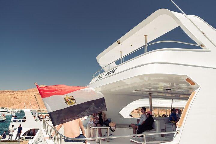 Sharm El Sheikh: White Island & Ras Mohammed Cruise with Lunch
