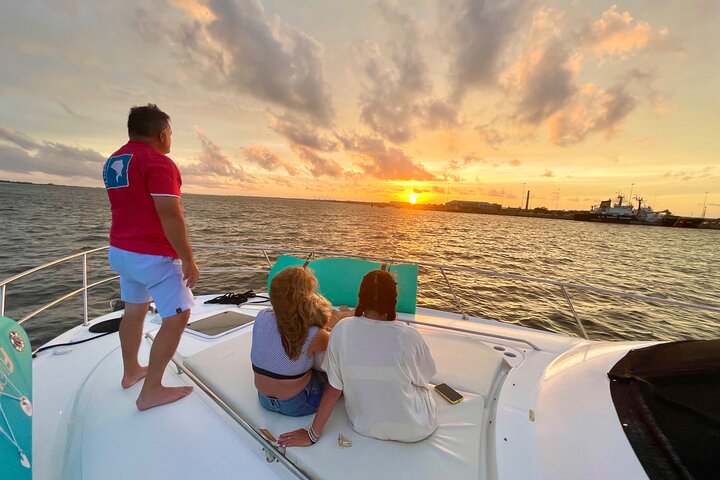 Private 3 Hour Sunset Cruise On A 50' Luxury Yacht With Captain