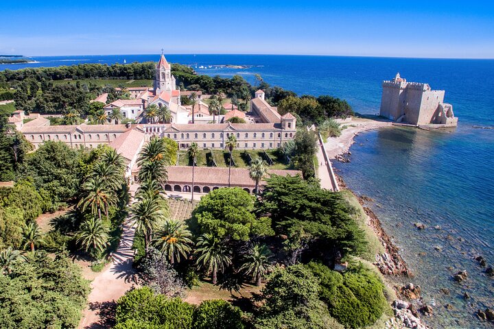 Private boat tour from Cannes to Lérins Islands - Relax & swim