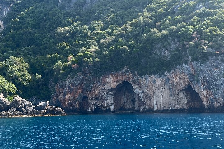 Dhermi Boat Tour to Grama Bay Blue Gem Cave and Swim Snorkeling