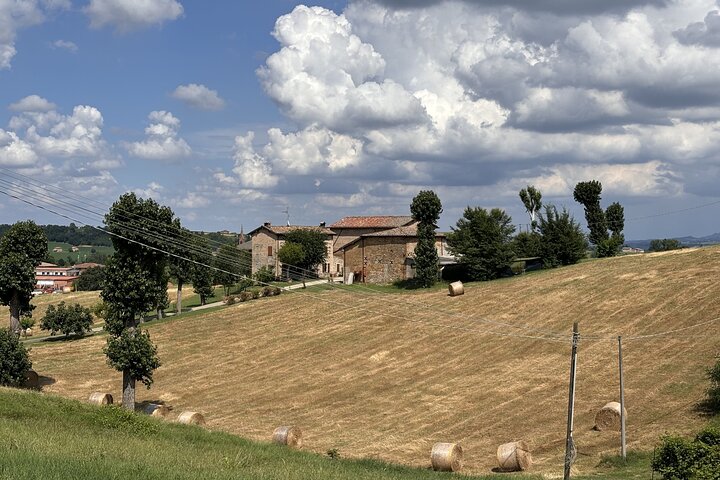 Small-Group Modena Food & Ferrari/Lamborghini Tour (Full Day)
