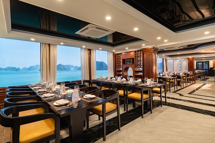 Hera Luxury Cruise - The Most Luxurious Day Tour In Halong Bay