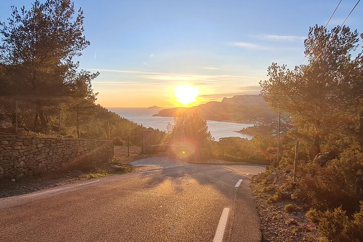 Electric Mountain Bike Tour in the Parc des Calanques