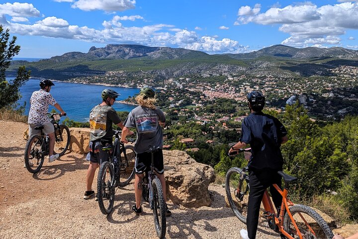 Electric Mountain Bike Tour in the Parc des Calanques