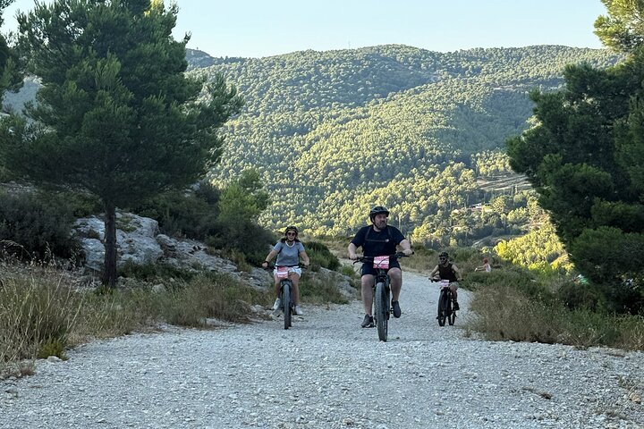Electric Mountain Bike Tour in the Parc des Calanques