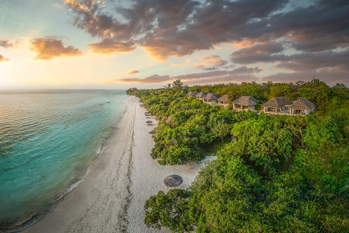 7 Days Exotic Honeymoon Experience in Pemba’s Underwater Room