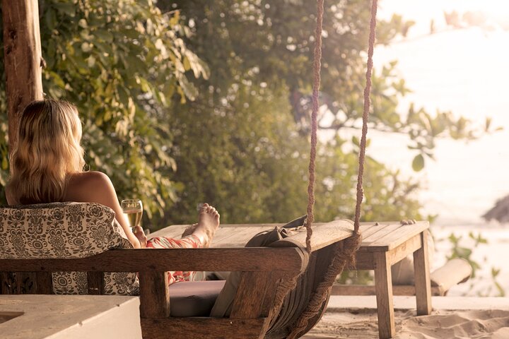 7 Days Exotic Honeymoon Experience in Pemba’s Underwater Room
