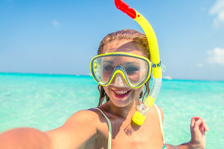 7 Days Exotic Honeymoon Experience in Pemba’s Underwater Room
