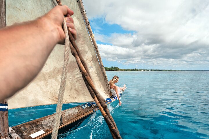 7 Days Exotic Honeymoon Experience in Pemba’s Underwater Room