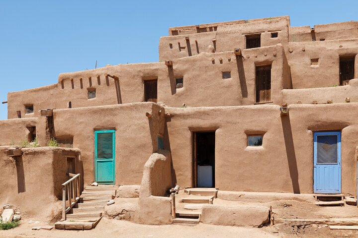 Private Walking Tour in Taos Art