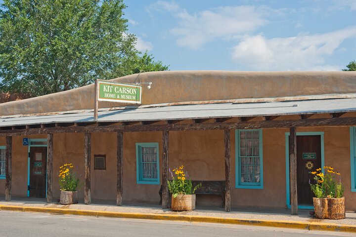 Private Walking Tour in Taos Art