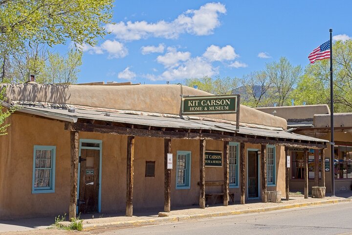 Private Walking Tour in Taos Art