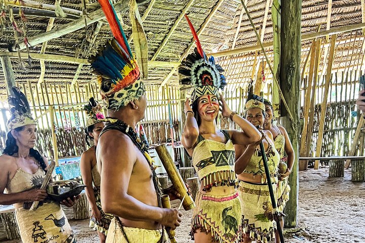 Tour Río Amazonas indigenous communities Mico Island and Puerto Nariño