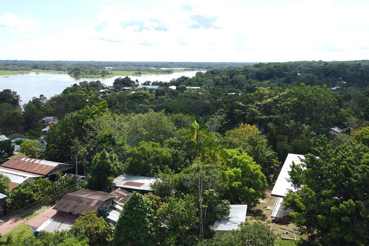 Tour Río Amazonas indigenous communities Mico Island and Puerto Nariño
