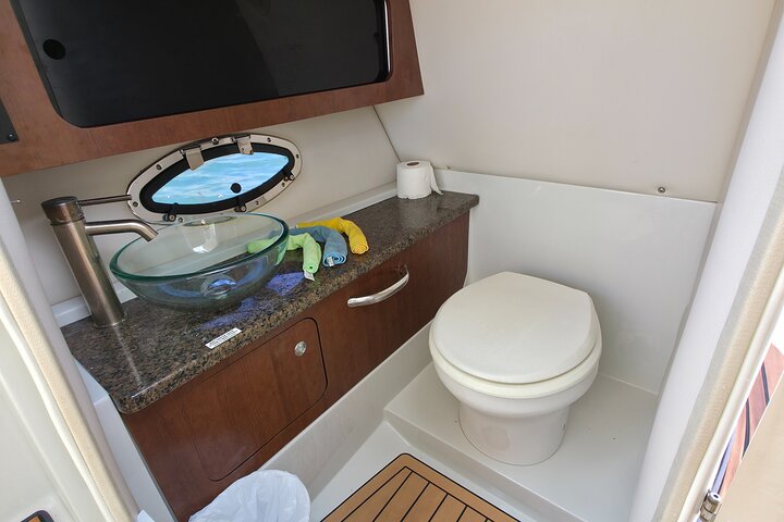 West Palm Beach Private Boat Cruise and Tour with a Captain