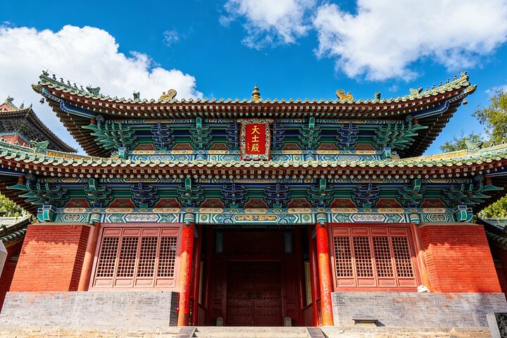All Inclusive Private Day Tour to Shaolin Temple and Longmen Grottoes from Zhengzhou