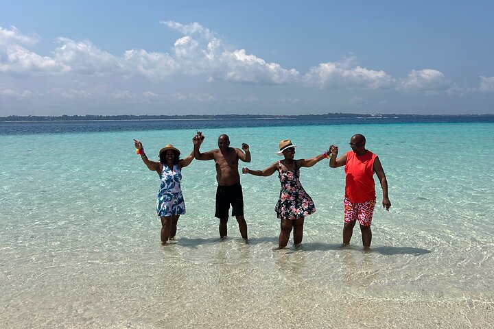 Full Day NAKUPENDA SANDBANK and STONE TOWN ( Lunch included )