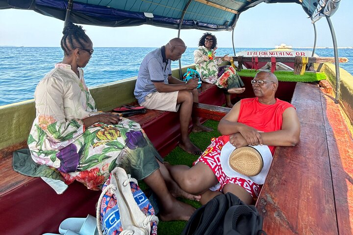 Full Day NAKUPENDA SANDBANK and STONE TOWN ( Lunch included )
