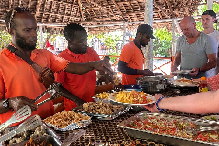 Full Day NAKUPENDA SANDBANK and STONE TOWN ( Lunch included )