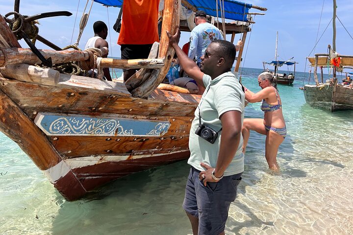 Luxury NAKUPENDA SANDBANK and SPICE FARM TOUR ( Lunch included )
