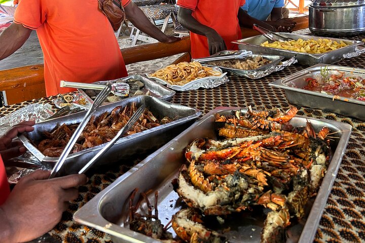 Luxury NAKUPENDA SANDBANK and SPICE FARM TOUR ( Lunch included )