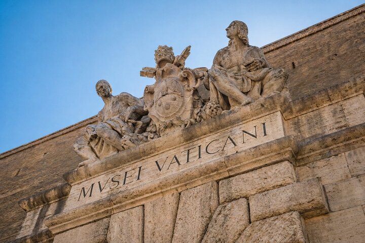 Vatican, Sistine Chapel & St. Peter Basilica Tour with Dome Lift