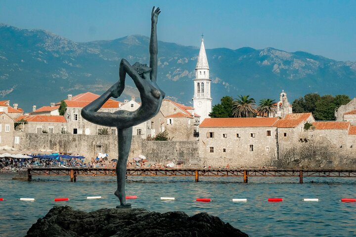 Shkoder: Day Tour to Montenegro, Budva and Sveti Stefan