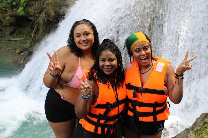 Blue Hole and River Tubing Ocho Rios