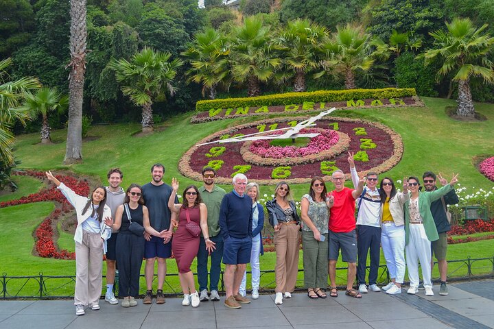 Santiago: Valparaiso, Viña del Mar & Casablanca Wine Tour