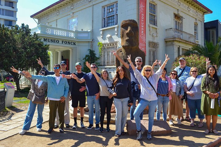 Santiago: Valparaiso, Viña del Mar & Casablanca Wine Tour